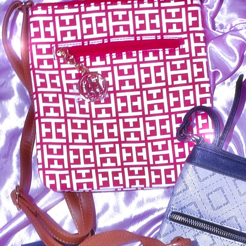Hot Pink Tommy Hilfiger cross body bag!